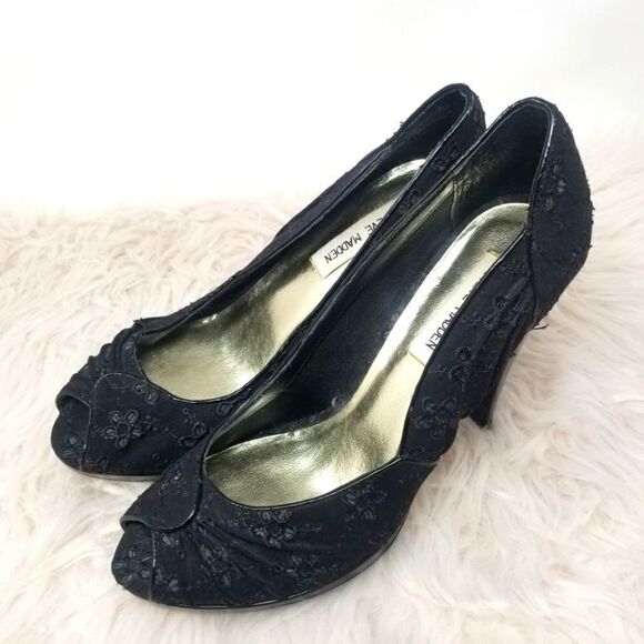 STEVE MADDEN FLORAL FABRIC HEELS. BLACK. SZ 9M - Picture 1 of 16